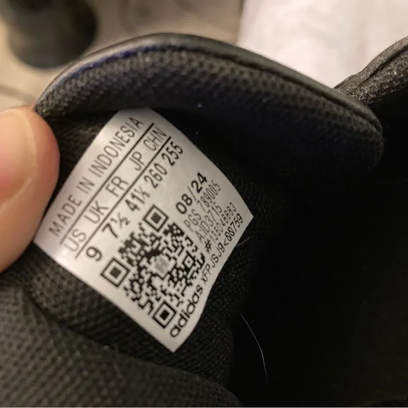 Adidas Women's Black and White Sneakers - Picture 5 of 7